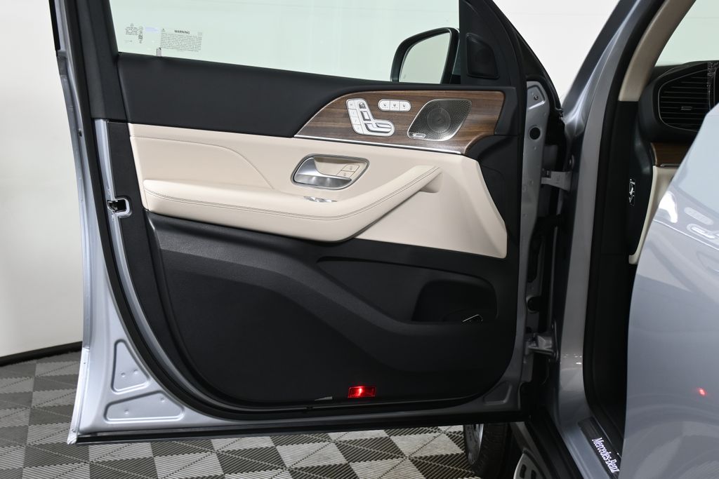 Thumbnail: 2026 Mercedes-Benz GLE - 24