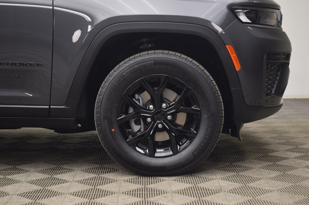 new 2026 Jeep Grand Cherokee car, priced at $47,476