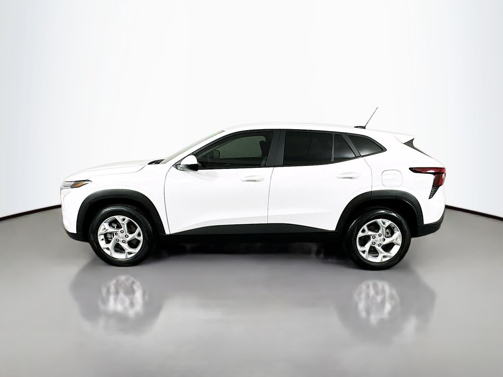 Thumbnail: 2025 Chevrolet Trax - 8
