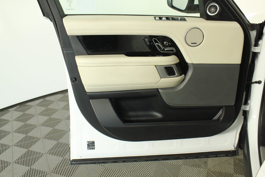 Thumbnail: 2022 Land Rover Range Rover - 12