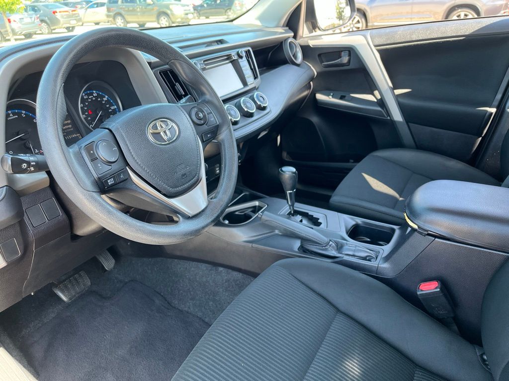 Thumbnail: 2018 Toyota RAV4 - 17