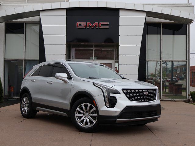 Radiant Silver Metallic 2021 Cadillac XT4 Premium Luxury FWD SUV / Crossover Front-Wheel Drive 9-Speed Automatic