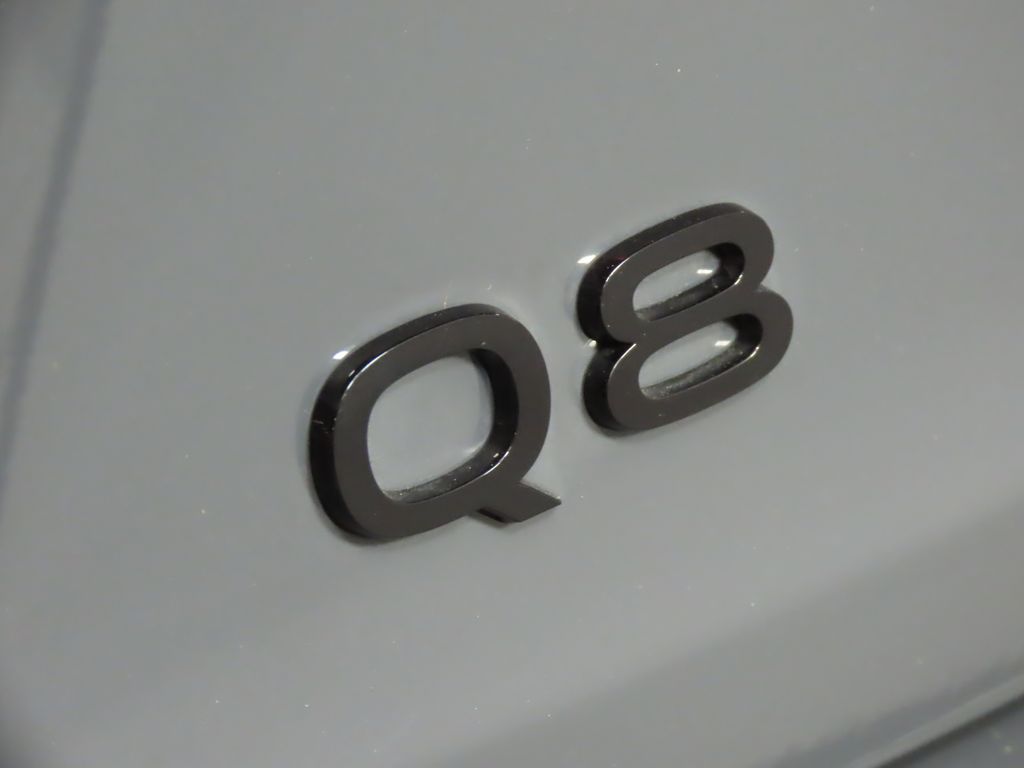 Thumbnail: 2024 Audi Q8 e-tron - 9