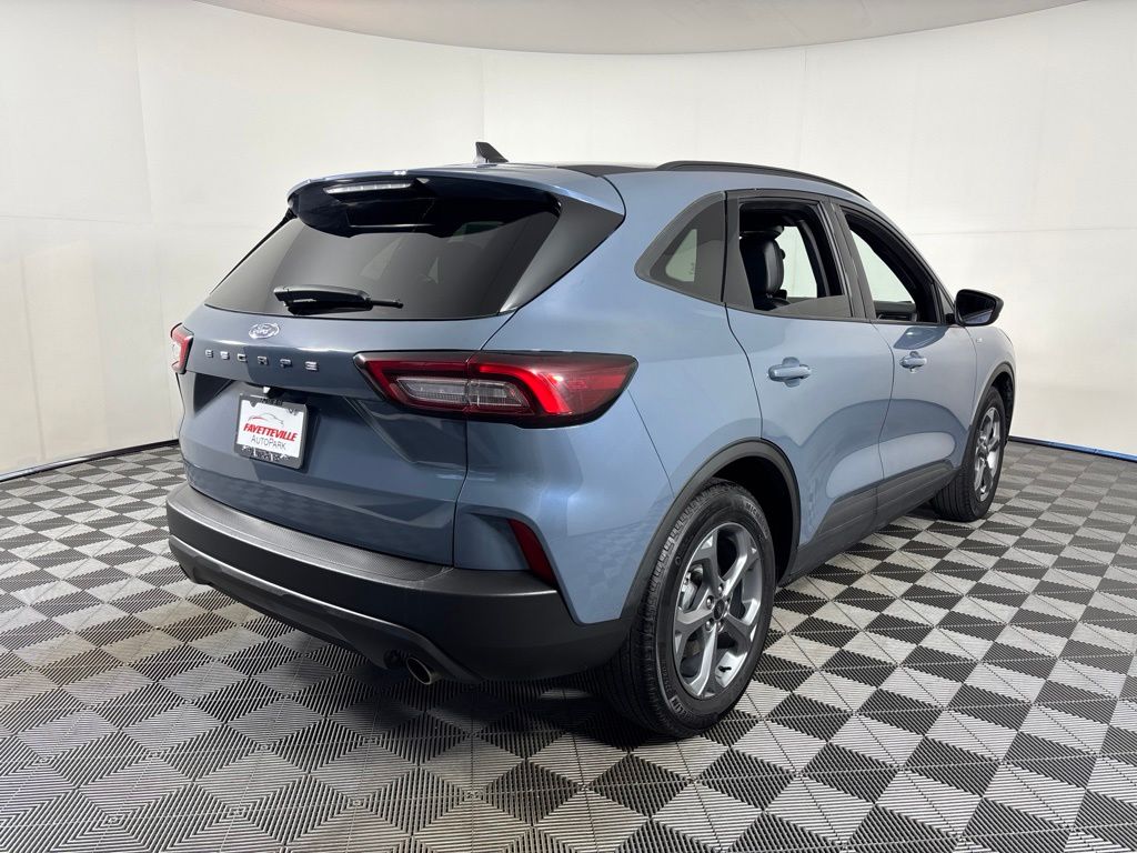 Thumbnail: 2025 Ford Escape - 5