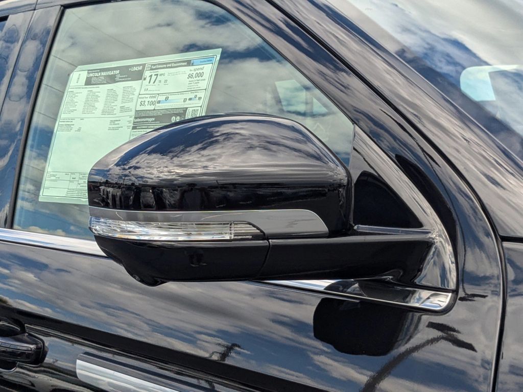 2025 Lincoln Navigator L Reserve