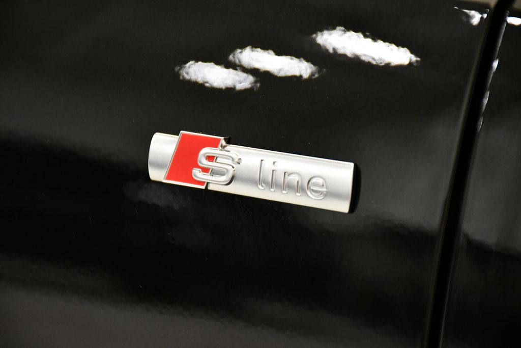 Thumbnail: 2025 Audi Q3 - 11