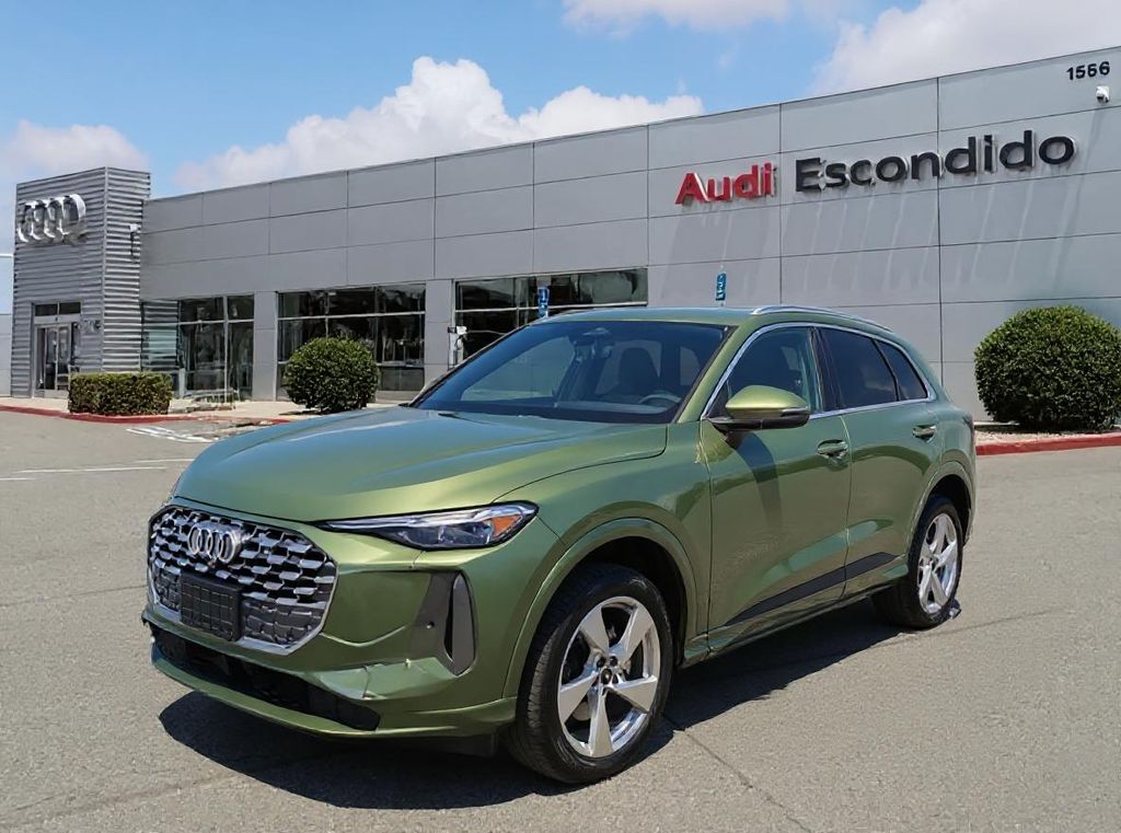 Thumbnail: 2025 Audi Q5 - 1