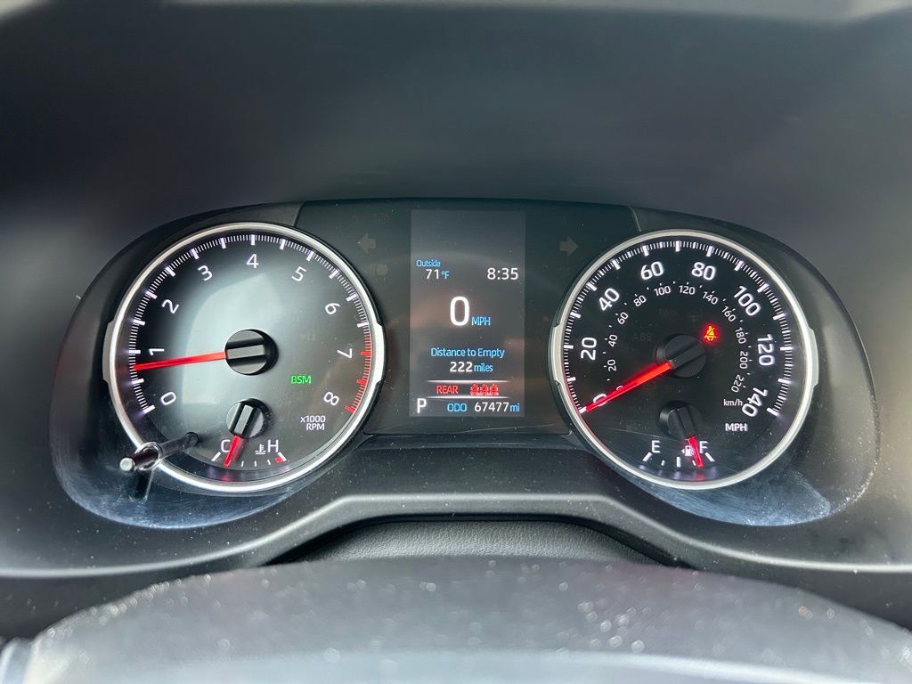 Thumbnail: 2021 Toyota RAV4 - 23