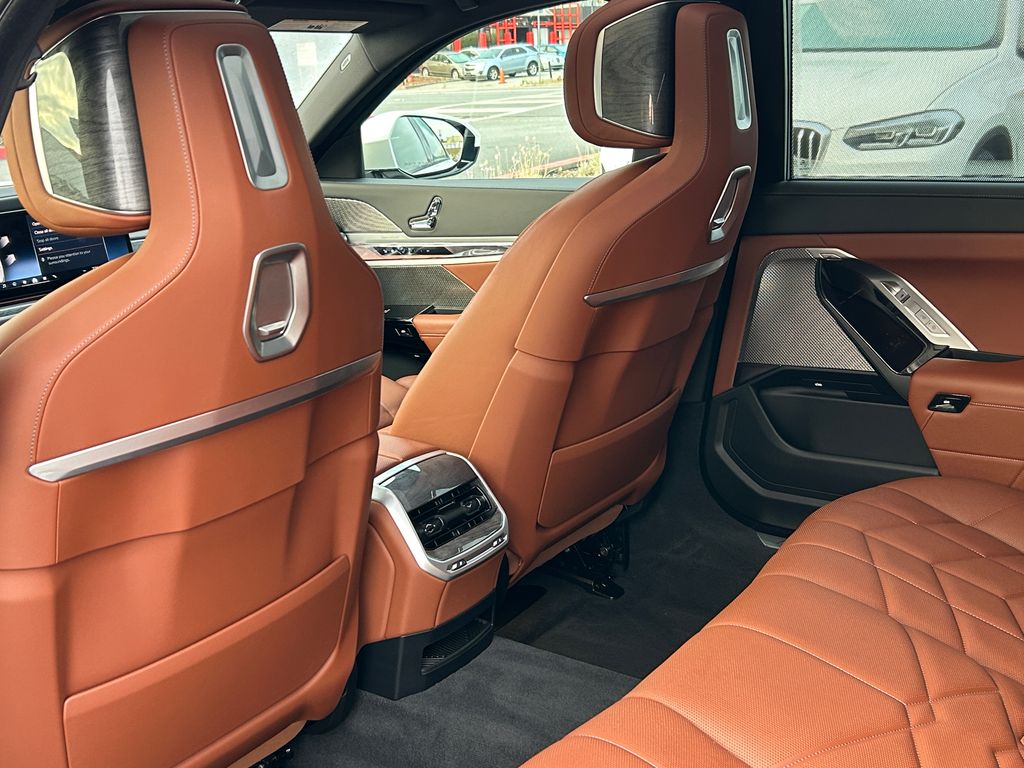 Thumbnail: 2023 BMW 7 Series - 32
