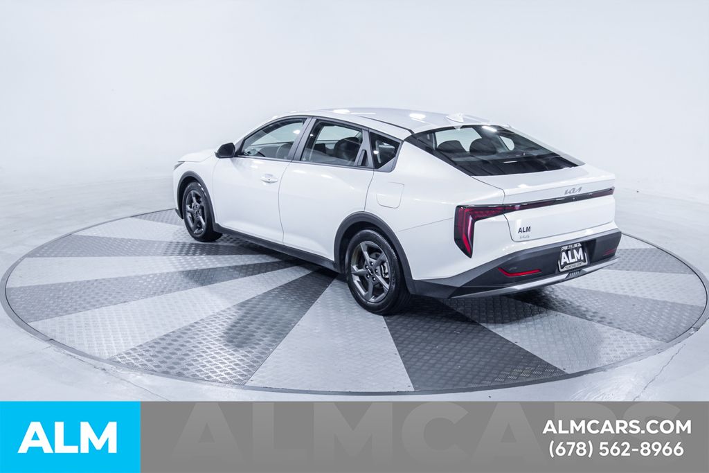 Used 2025 White Kia LXS image 7