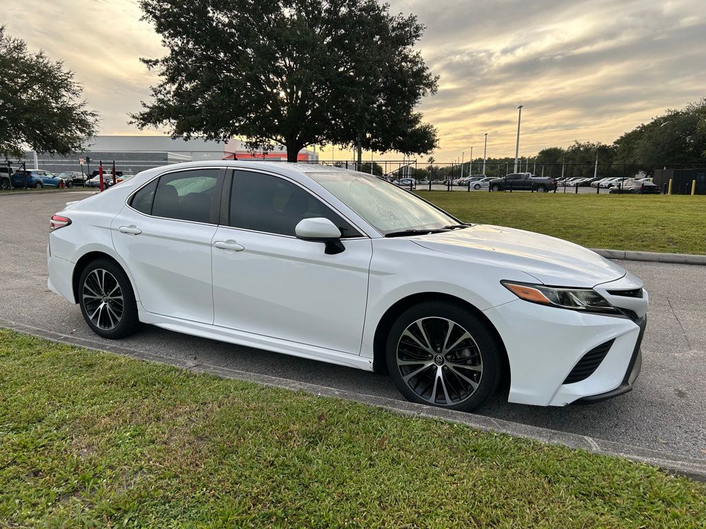 Thumbnail: 2018 Toyota Camry - 7