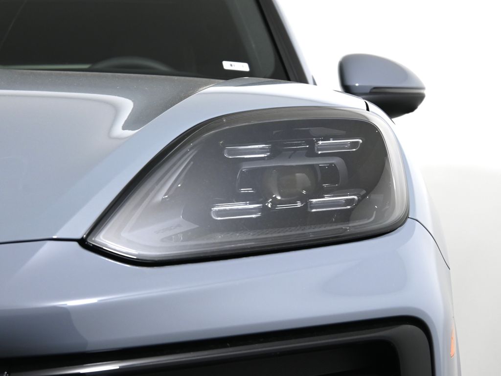 2025 Porsche   12