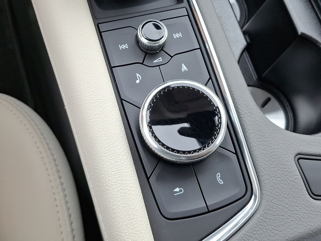 Thumbnail: 2022 Cadillac XT5 - 26
