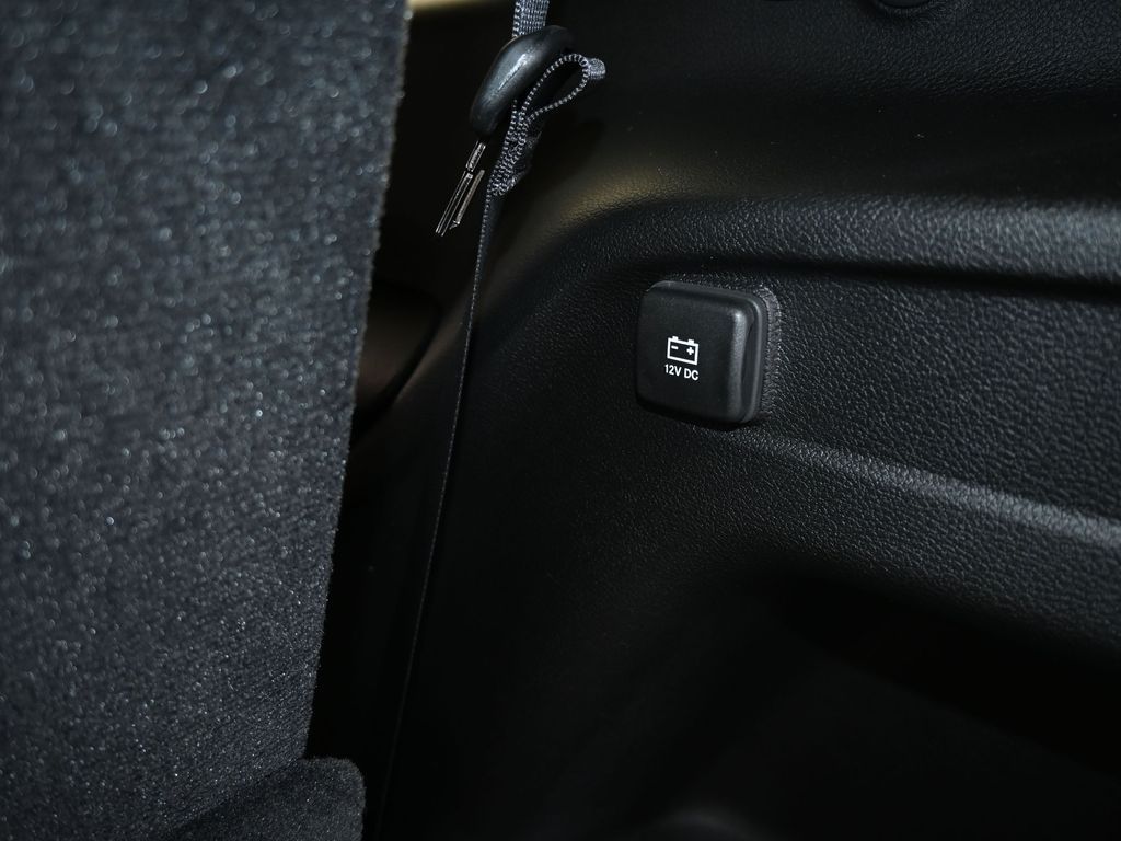 Used 2024 Silver Zynith Jeep Laredo image 34