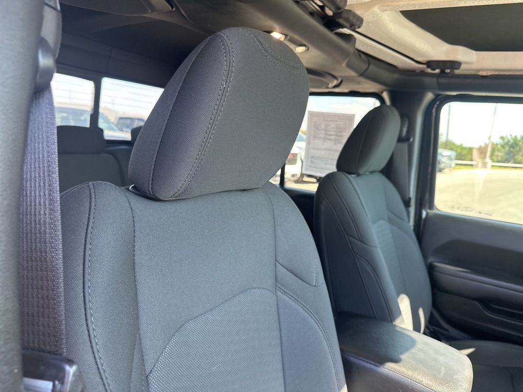 Used Car 2022 Jeep Gladiator  For Sale Under $30,000 In Austin, Texas