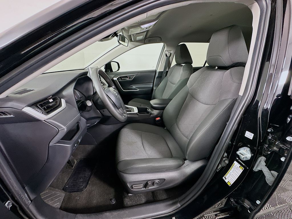 Thumbnail: 2024 Toyota RAV4 - 21