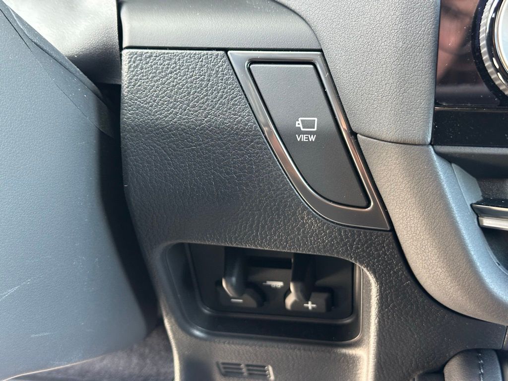 Thumbnail: 2025 Lexus GX - 32