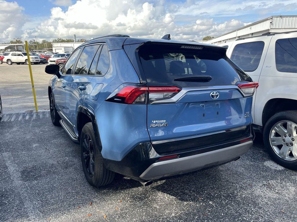 2023 Toyota RAV4 Hybrid XSE 4