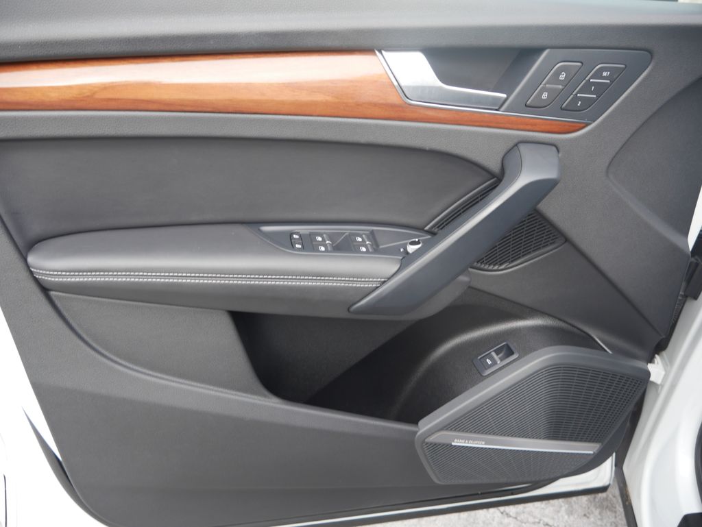 Thumbnail: 2022 Audi Q5 - 16