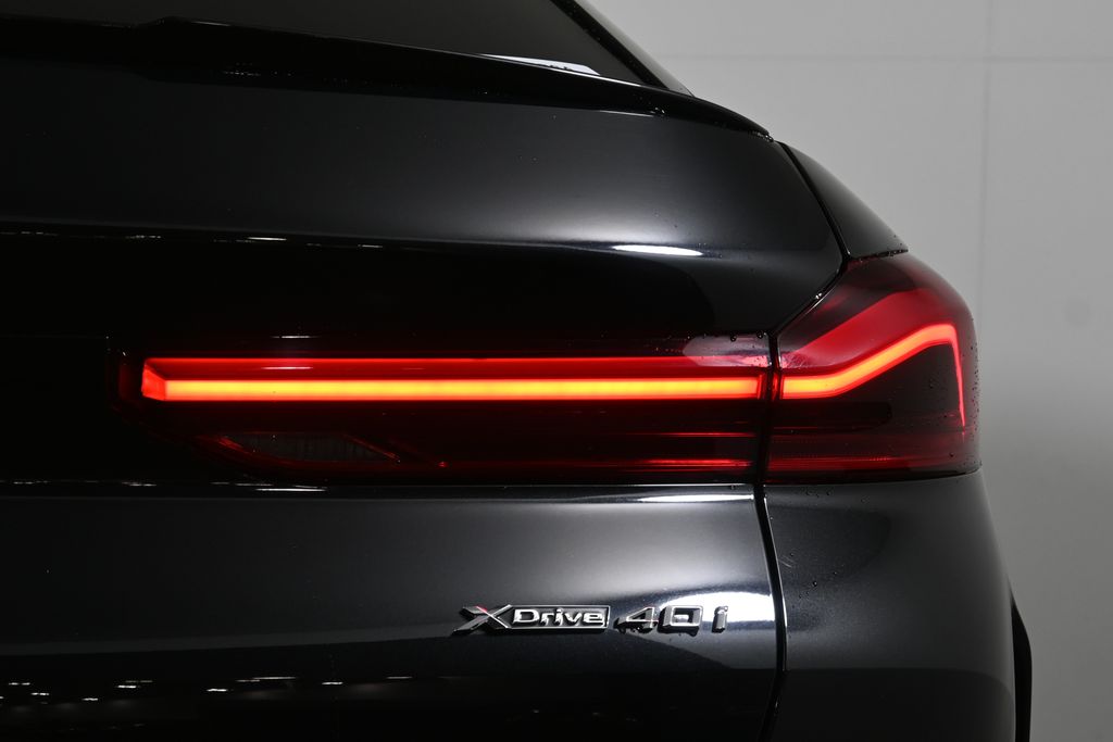 Thumbnail: 2021 BMW X6 - 13