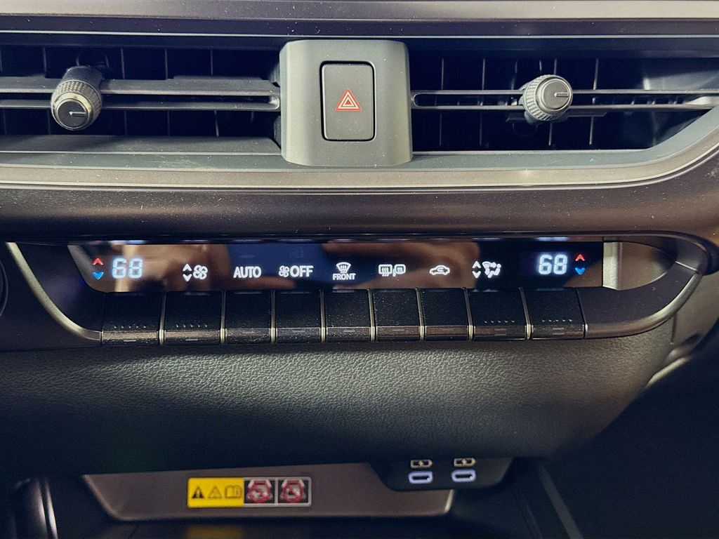 Thumbnail: 2025 Lexus UX - 14