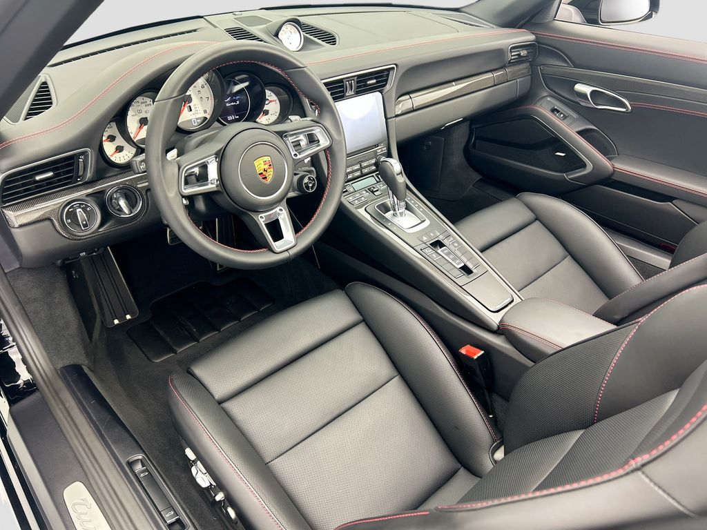 Thumbnail: 2019 Porsche 911 - 4