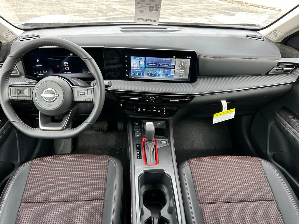 2025 Nissan Kicks SR photo