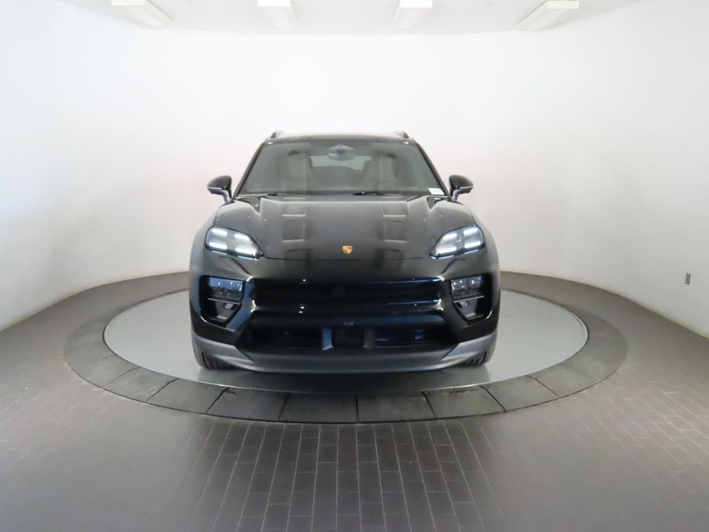 Thumbnail: 2026 Porsche Macan - 10