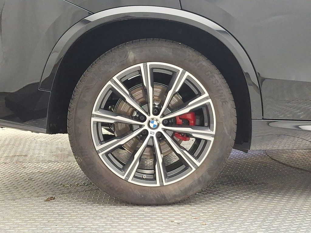 Thumbnail: 2025 BMW X5 - 8