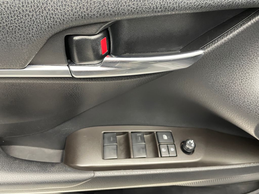 Thumbnail: 2023 Toyota Camry - 10