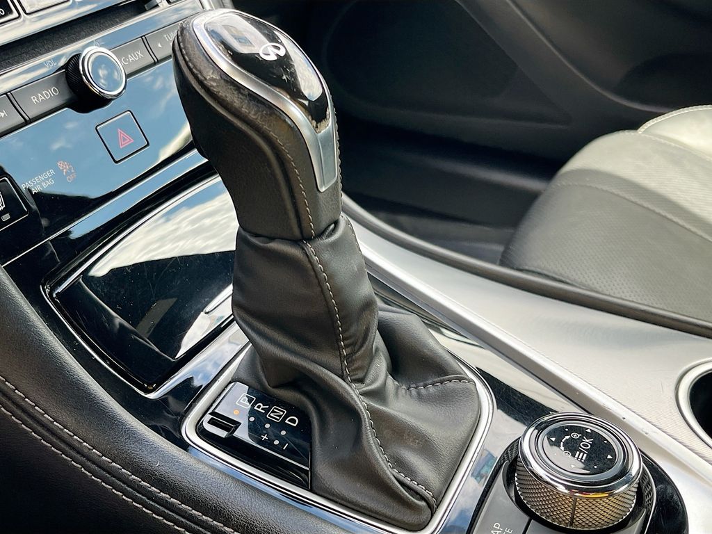 2021 INFINITI Q60 Coupe LUXE - Photo 16