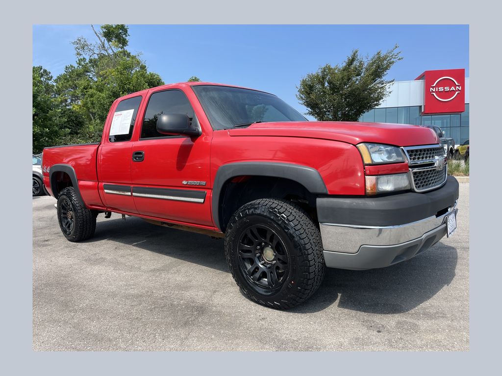 2005 Chevrolet Silverado 2500HD Rojo (Victory Red) Camioneta Todo terreno 4 velocidades Automática marcha alta