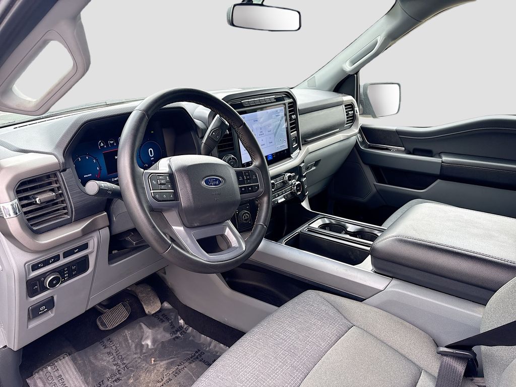 Used 2024 Gray Ford XLT image 9