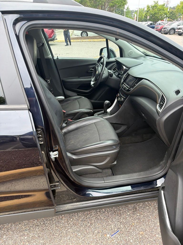 Used 2022 Blue Chevrolet LT image 12