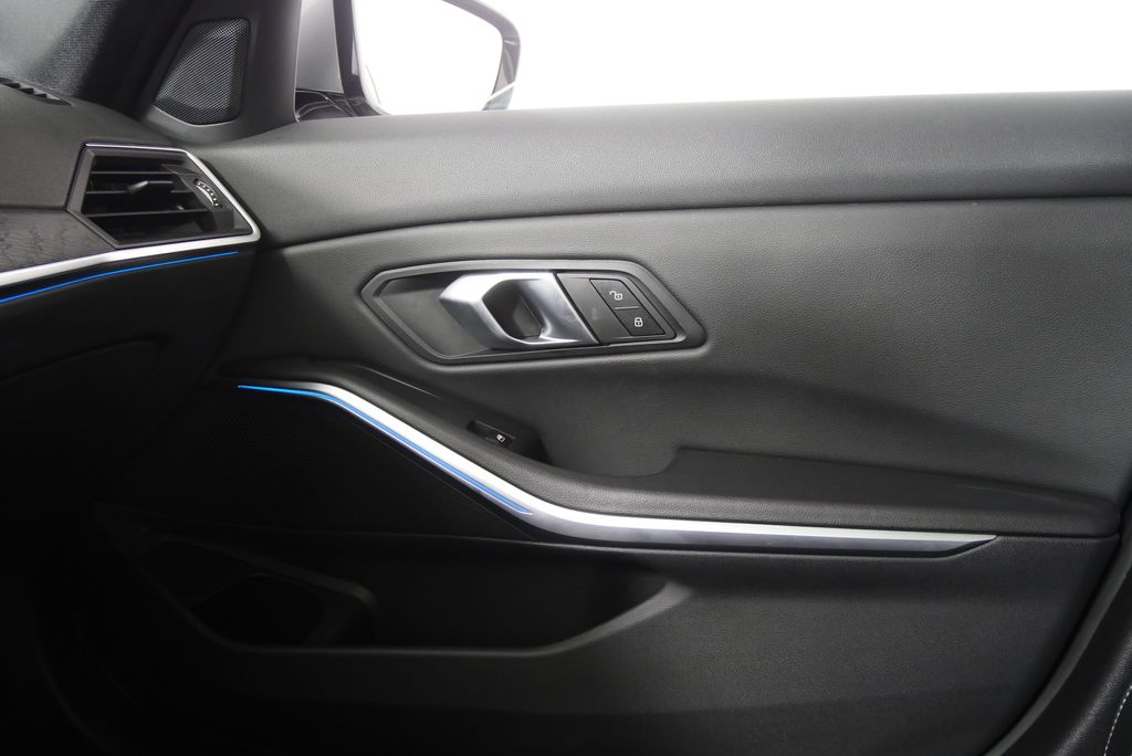 Thumbnail: 2024 BMW 3 Series - 28