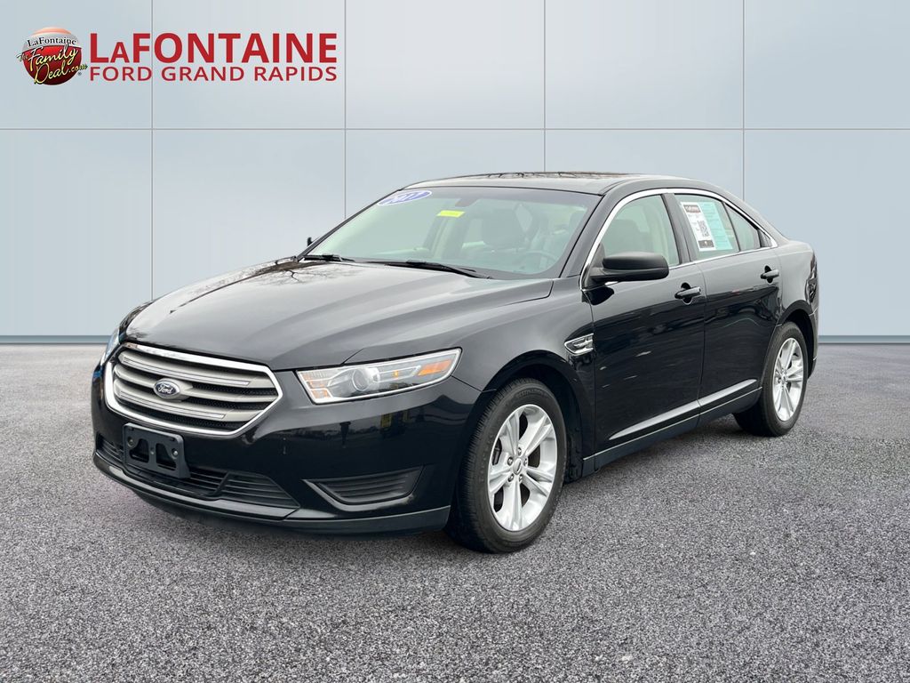 2017 Ford Taurus SE