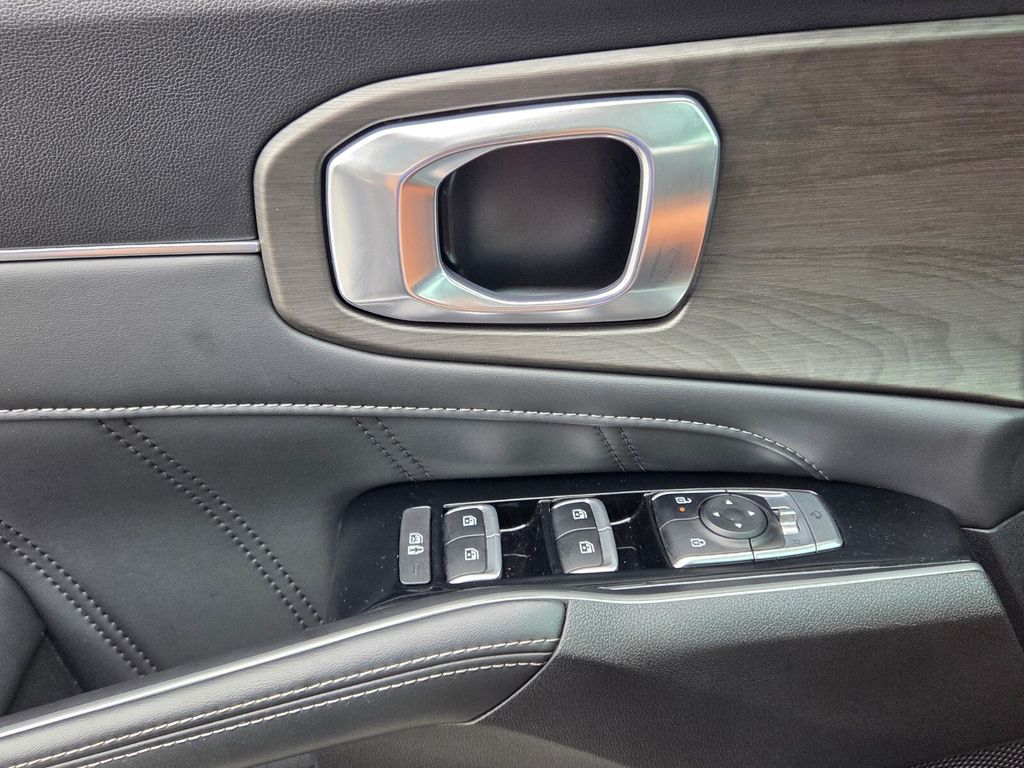 Used 2025 Kia Sorento SUV