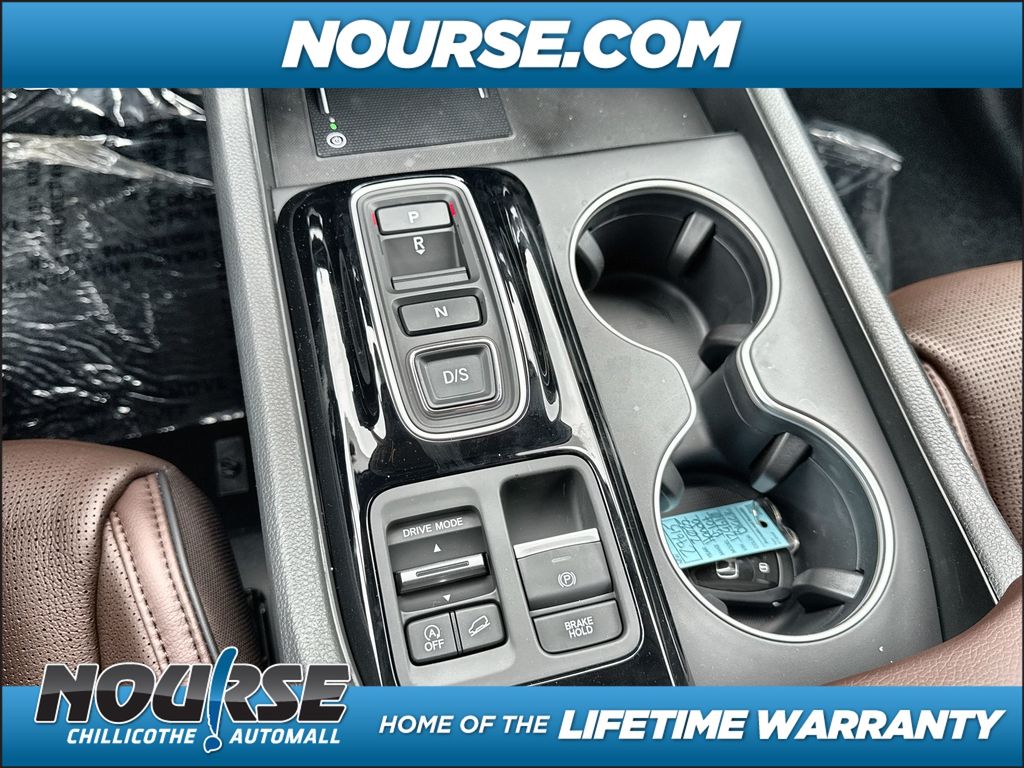 2025 Honda Pilot Elite photo