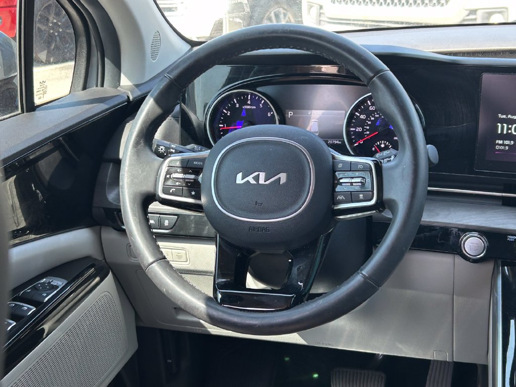 Used 2023 Kia Carnival Van