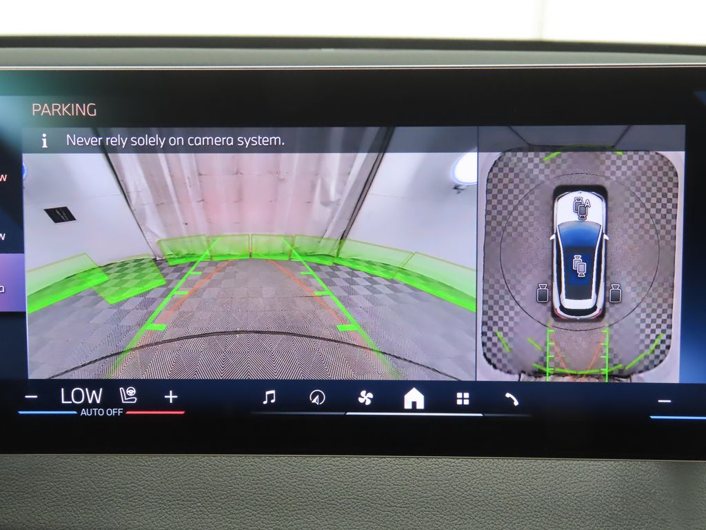 Thumbnail: 2026 BMW iX - 15