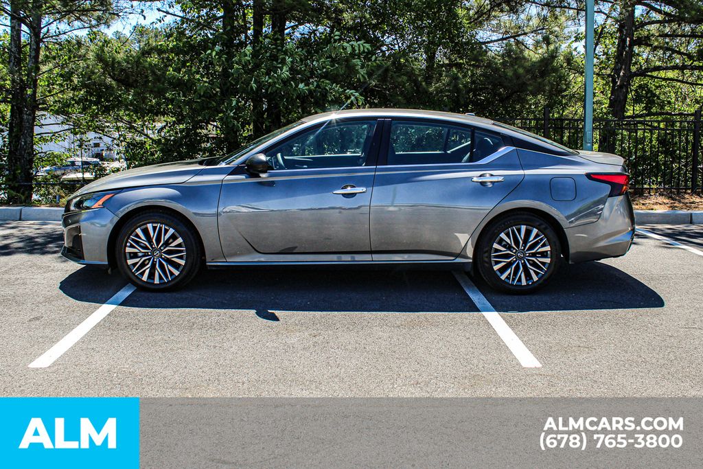 Used 2025 Gray Nissan 2.5 SV image 7