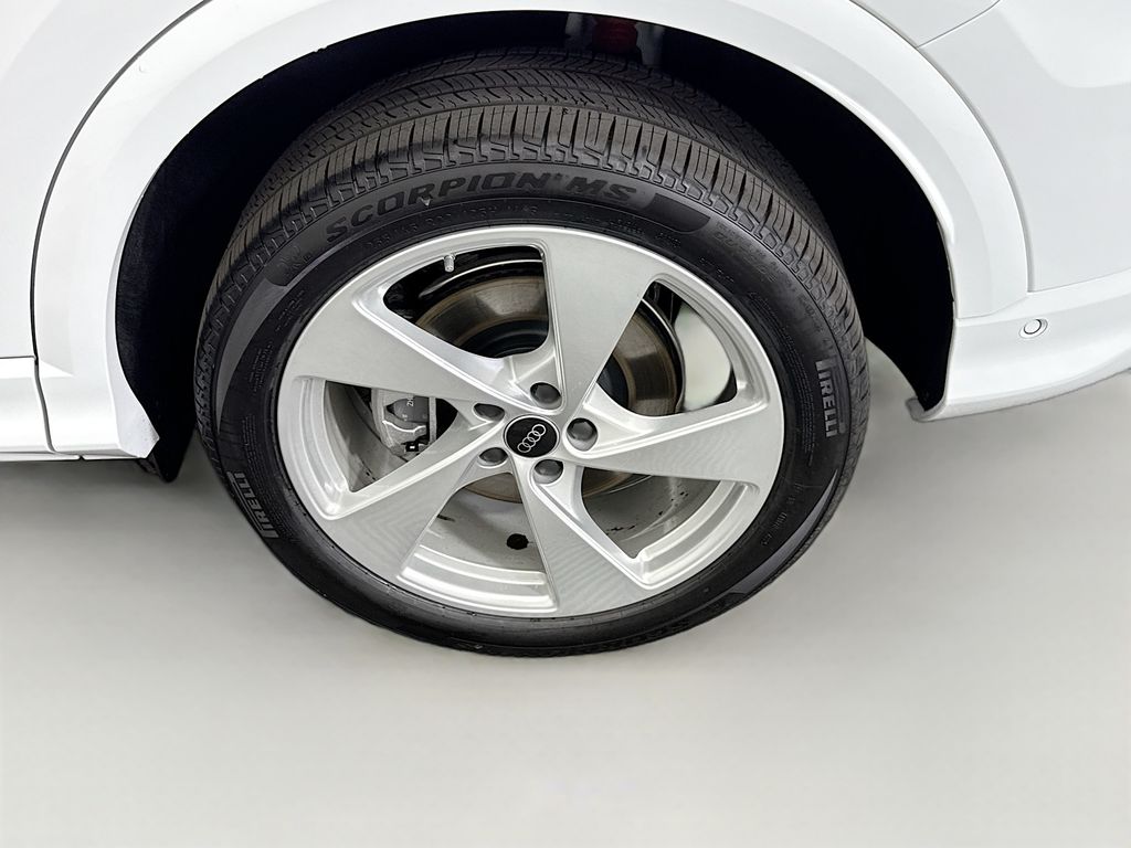 Thumbnail: 2025 Audi Q5 - 30