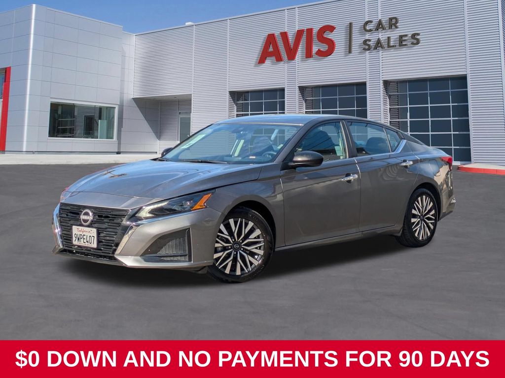 Gray 2025 Nissan Altima Sedan Front-Wheel Drive Continuously Variable Transmission