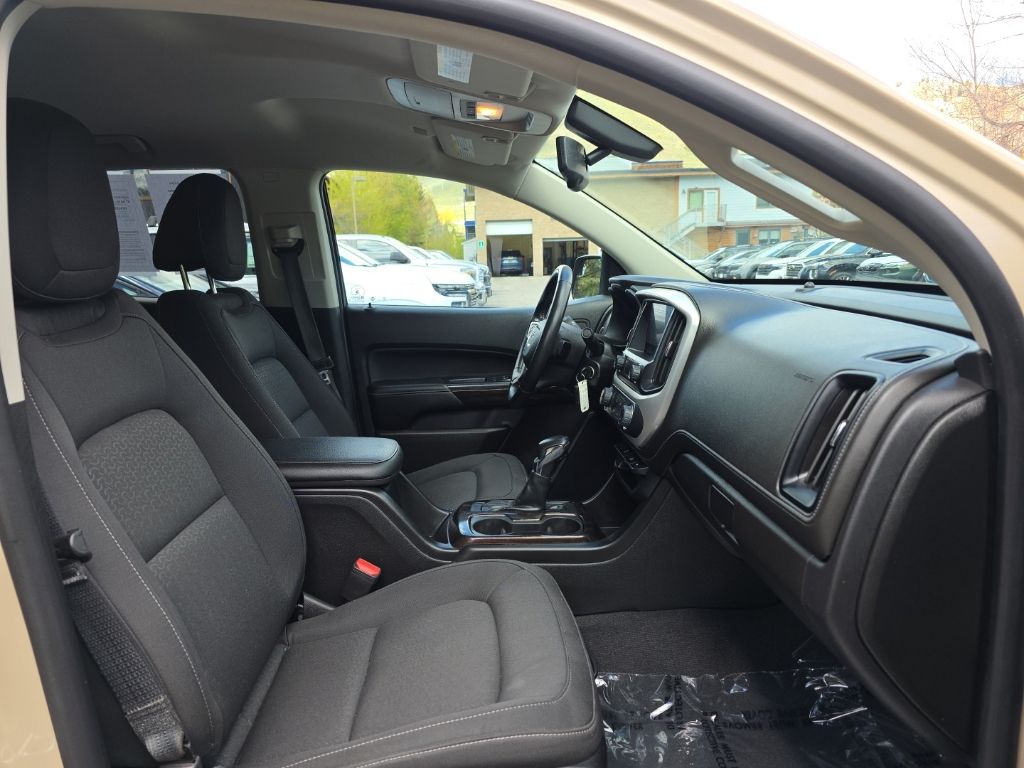 View vehicle photo 7