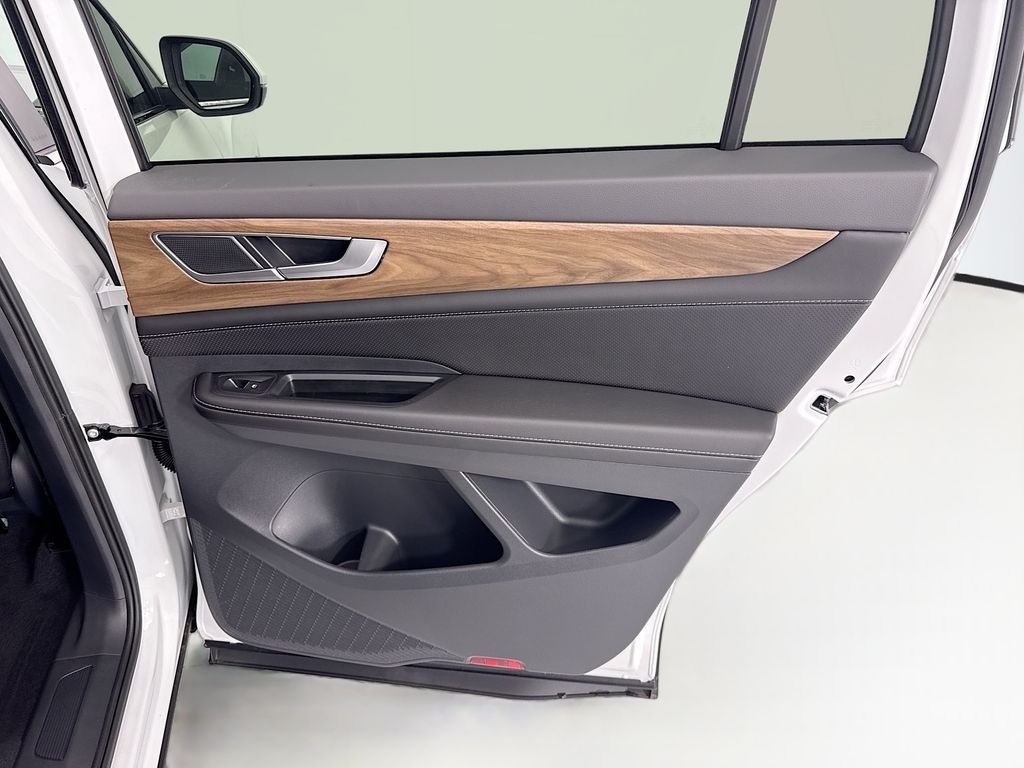 Thumbnail: 2026 Volkswagen Atlas - 25