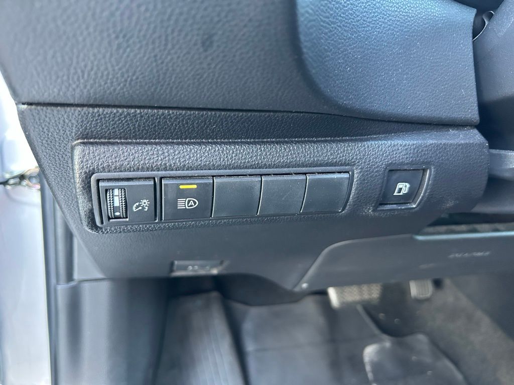 Thumbnail: 2022 Toyota Corolla - 17