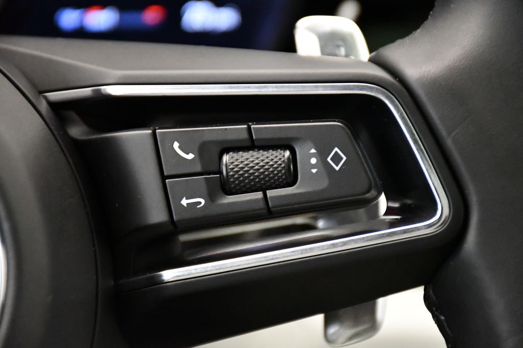 Thumbnail: 2023 Porsche Macan - 28