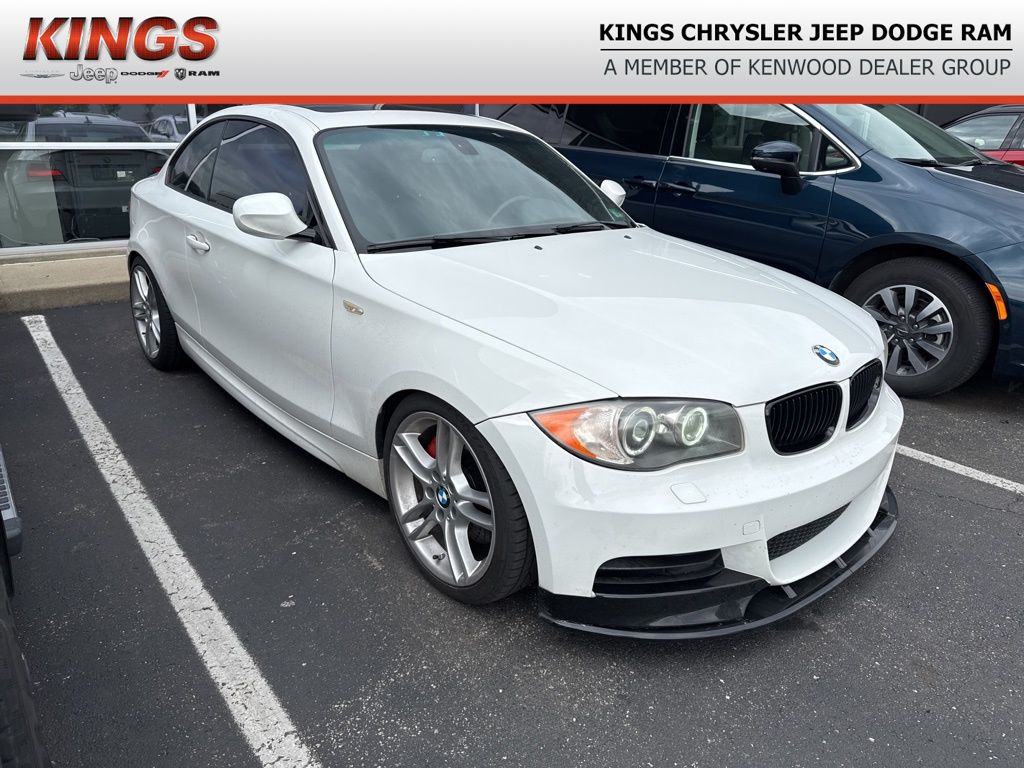 Alpine White 2011 BMW 1 Series 135i Coupe RWD Coupe Rear-Wheel Drive 6-Speed Manual
