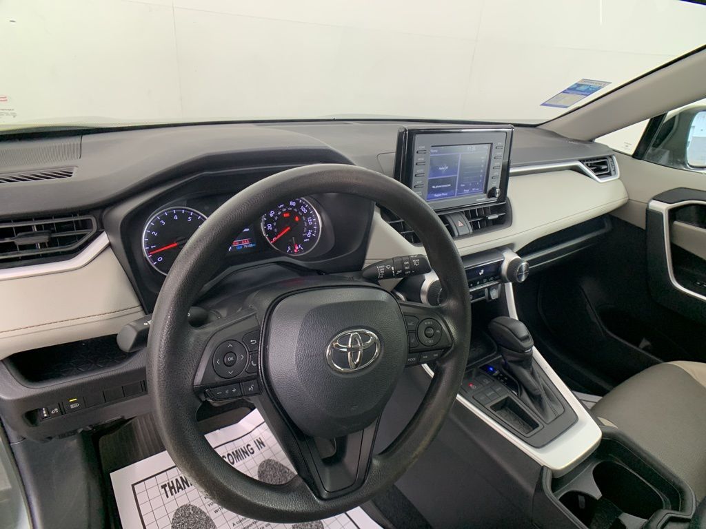 2021 Toyota RAV4 XLE 33