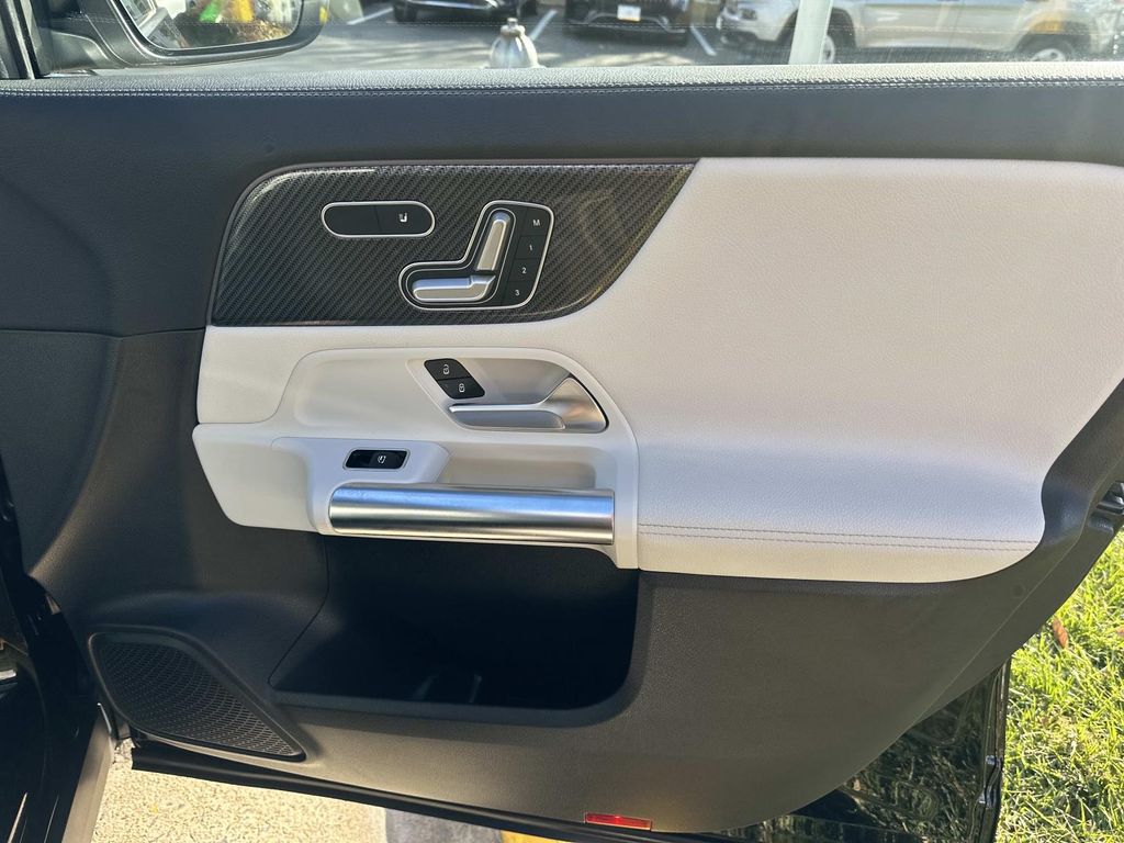 Thumbnail: 2021 Mercedes-Benz GLA - 19